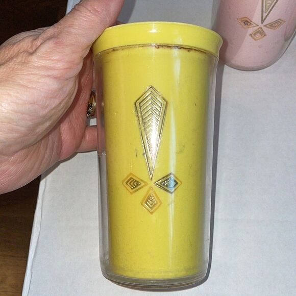 Vtg Mid Century set of 4 plastic tumblers with gold design - Picture 2 of 10